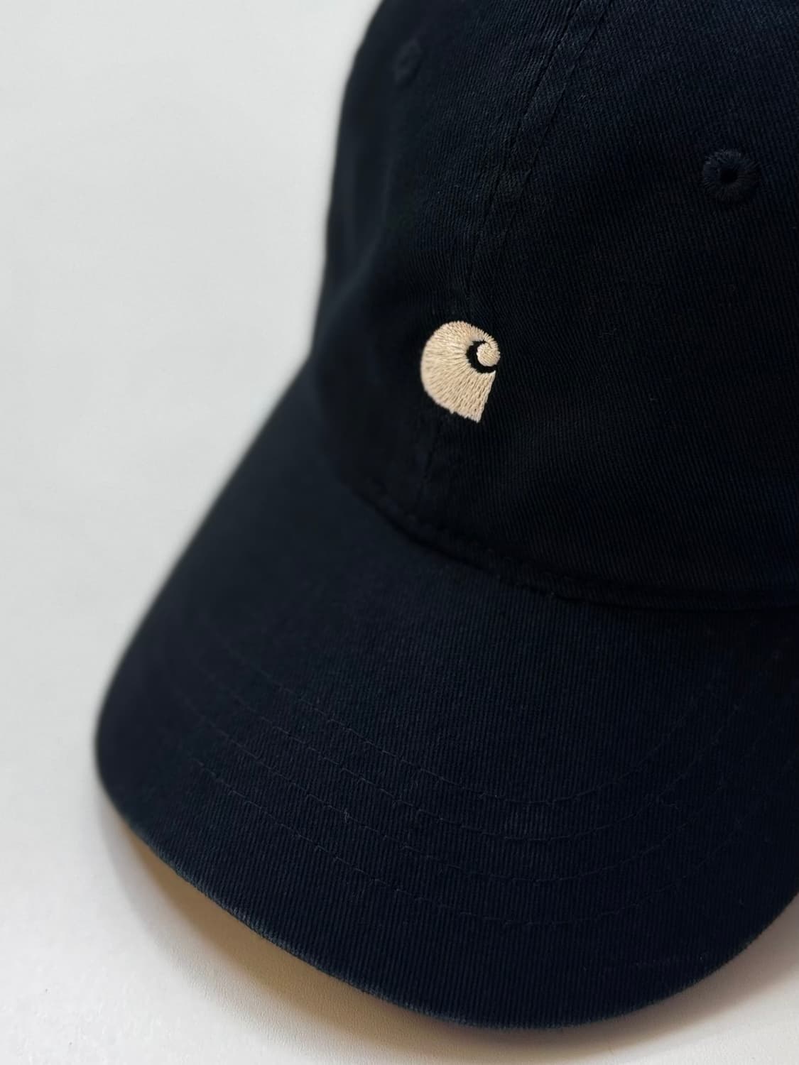 Carhartt 칼하트 블랙컬러 로고 볼캡 상품이미지2