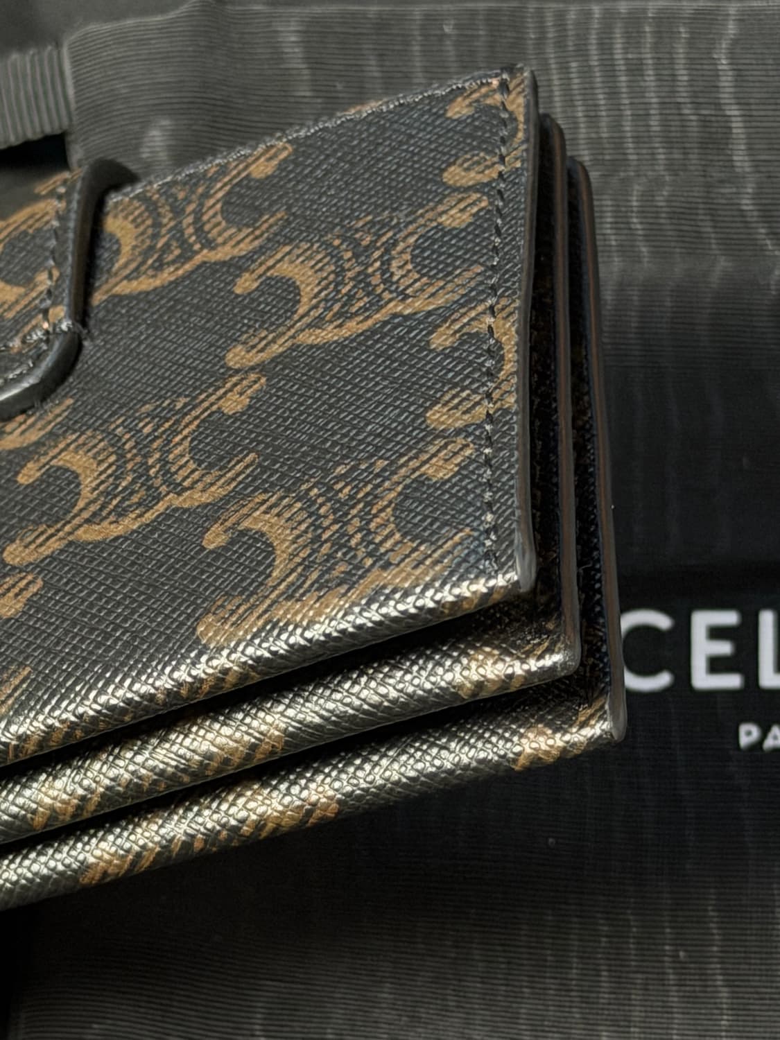 셀린느 트리옹프 아코디언 지갑 상품이미지8