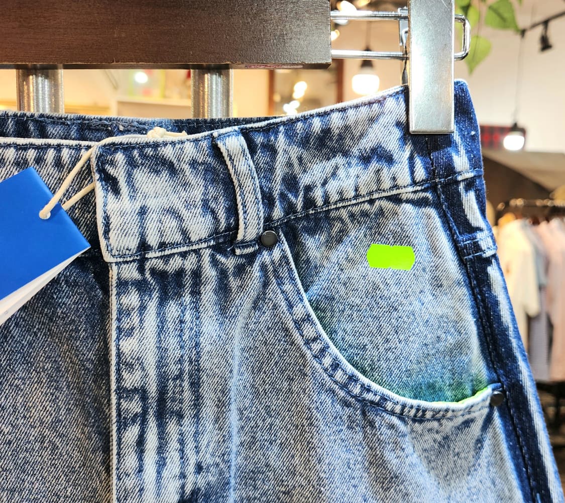 새제품)아디다스+크세니아 콜라보 연청 삼선 데님스커트 상품이미지3