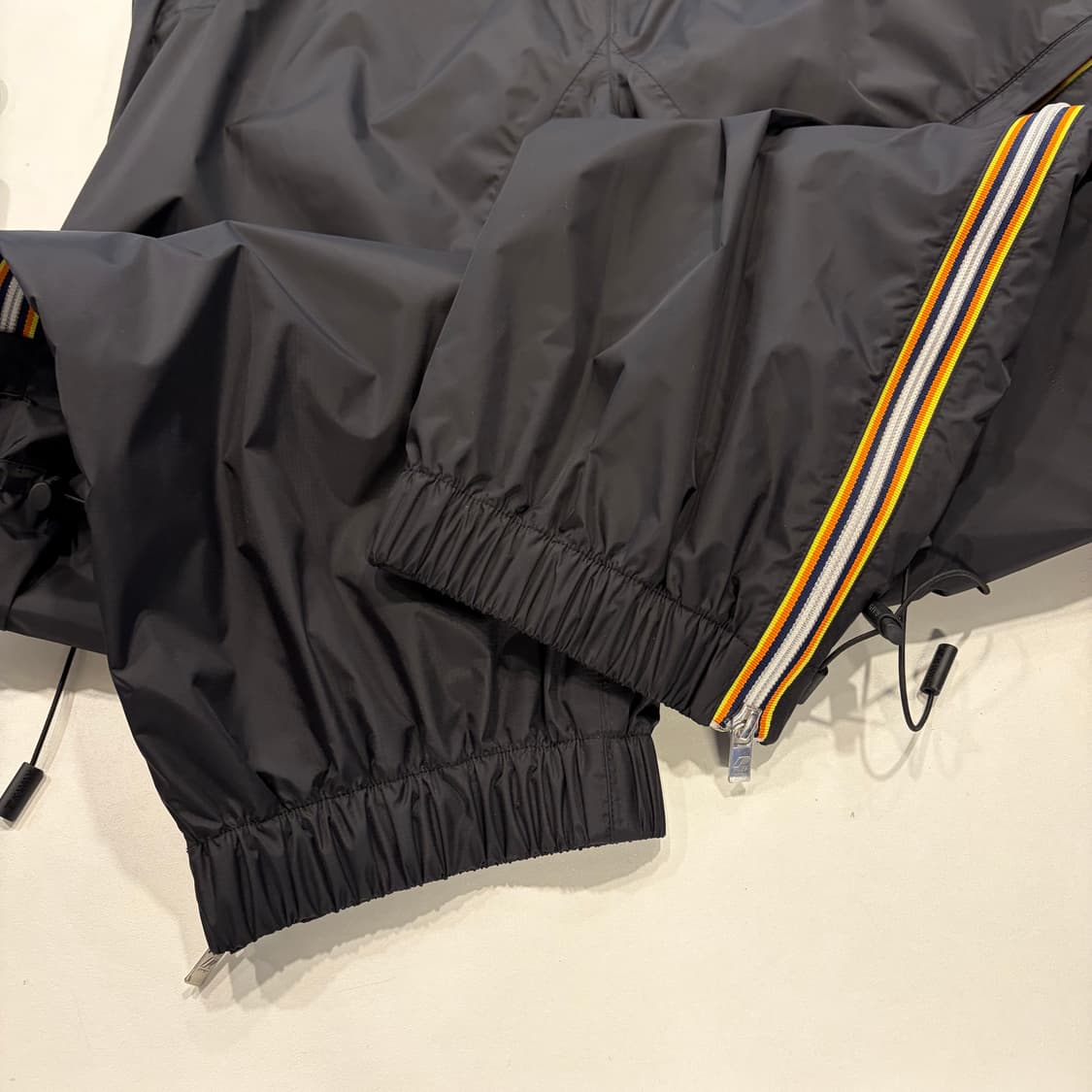 KWAY 까웨 애프터홈워크 나일론 트랙 팬츠 블랙 D740 상품이미지6