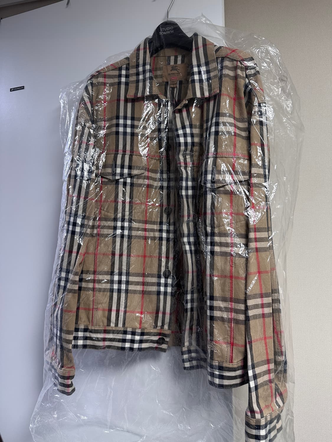 파격할인 ㅠㅠ))) 슈프림 버버리 데님 트러커 자켓 베이지 M 상품이미지1