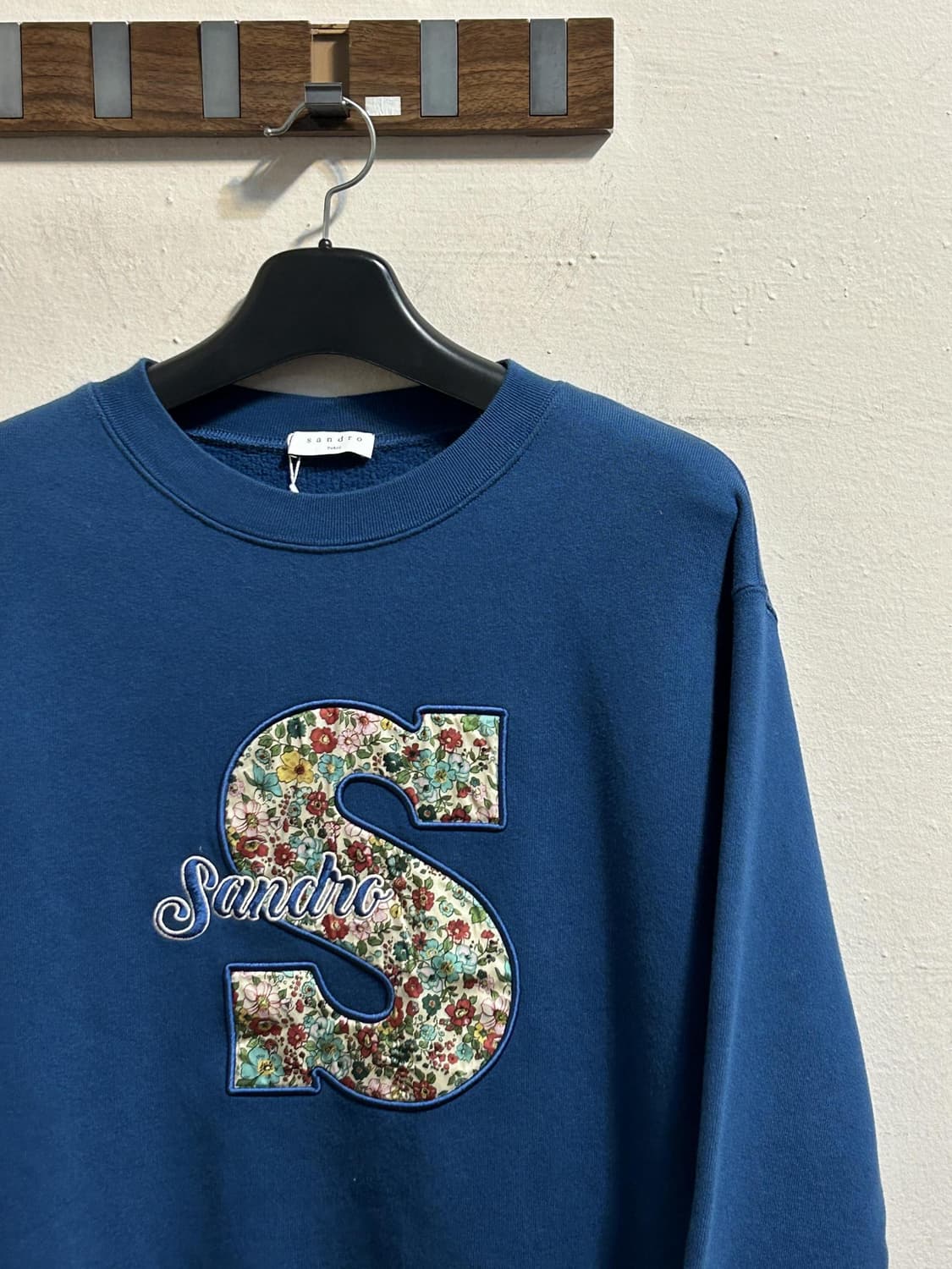 산드로 플라워 자수 로고 스웻셔츠 상품이미지3