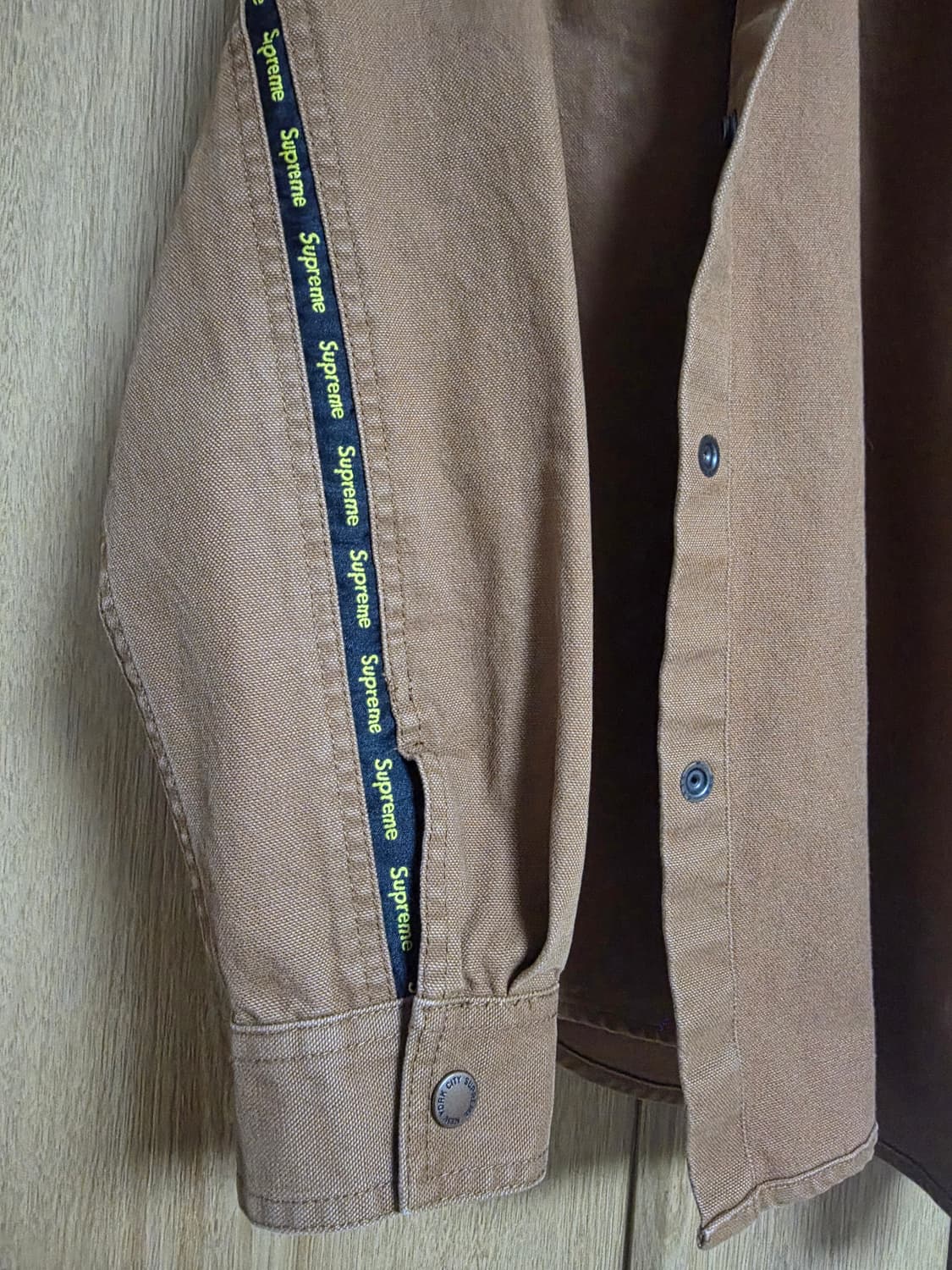 [S] 슈프림 20FW 로고 테이핑 워크 셔츠 브라운 상품이미지5