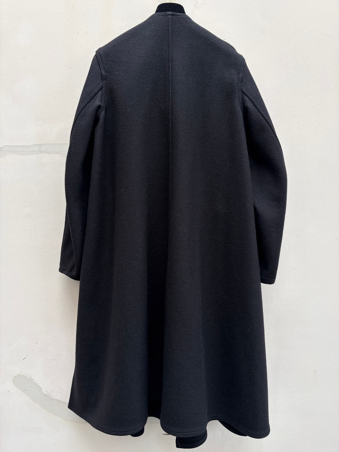 르메르 울 랩오버 블랙 LEMAIRE Wool Wrapover Coat 상품이미지4