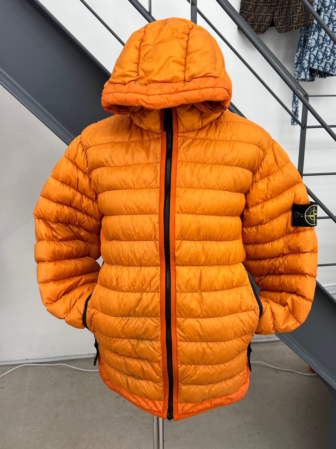 스톤아일랜드 와펜 오렌지 경량 패딩 / 14Y 상품이미지2