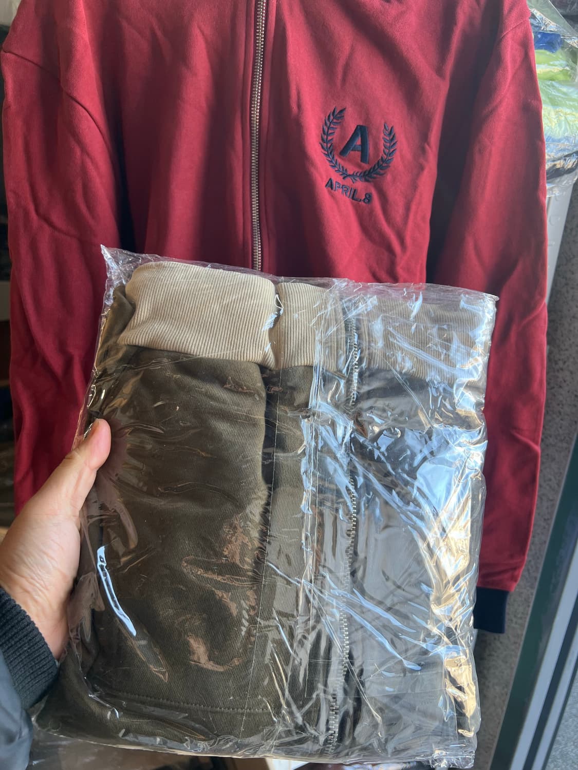 에이프릴에잇 APR.8 후드집업 상품이미지3