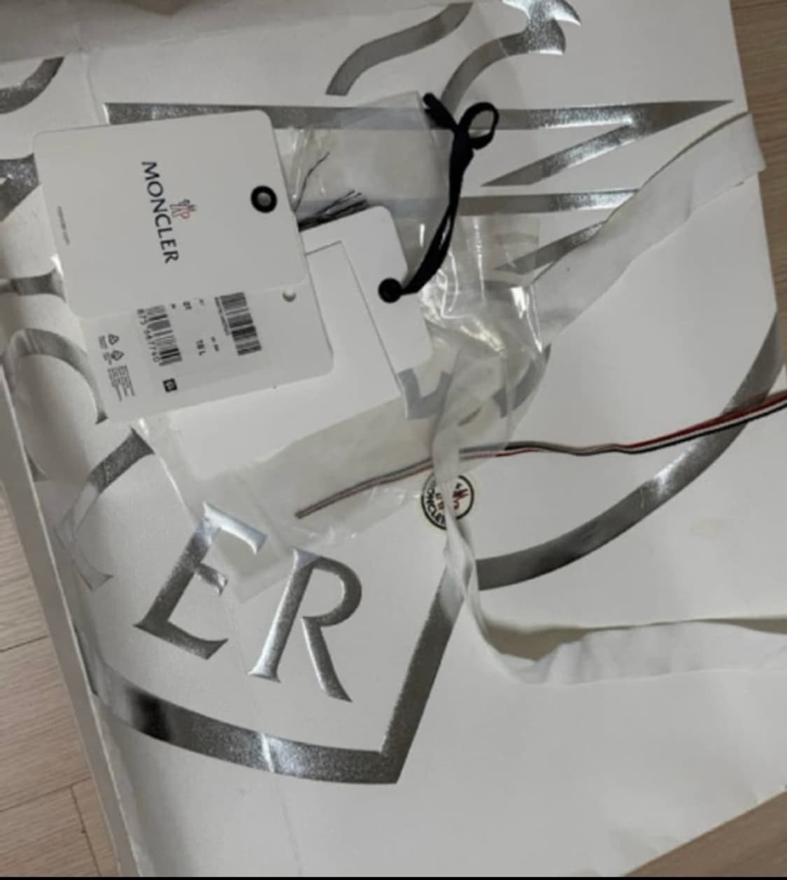 몽클레어 배색 유광 패딩 네이비 택보유 풀구성품  상품이미지3