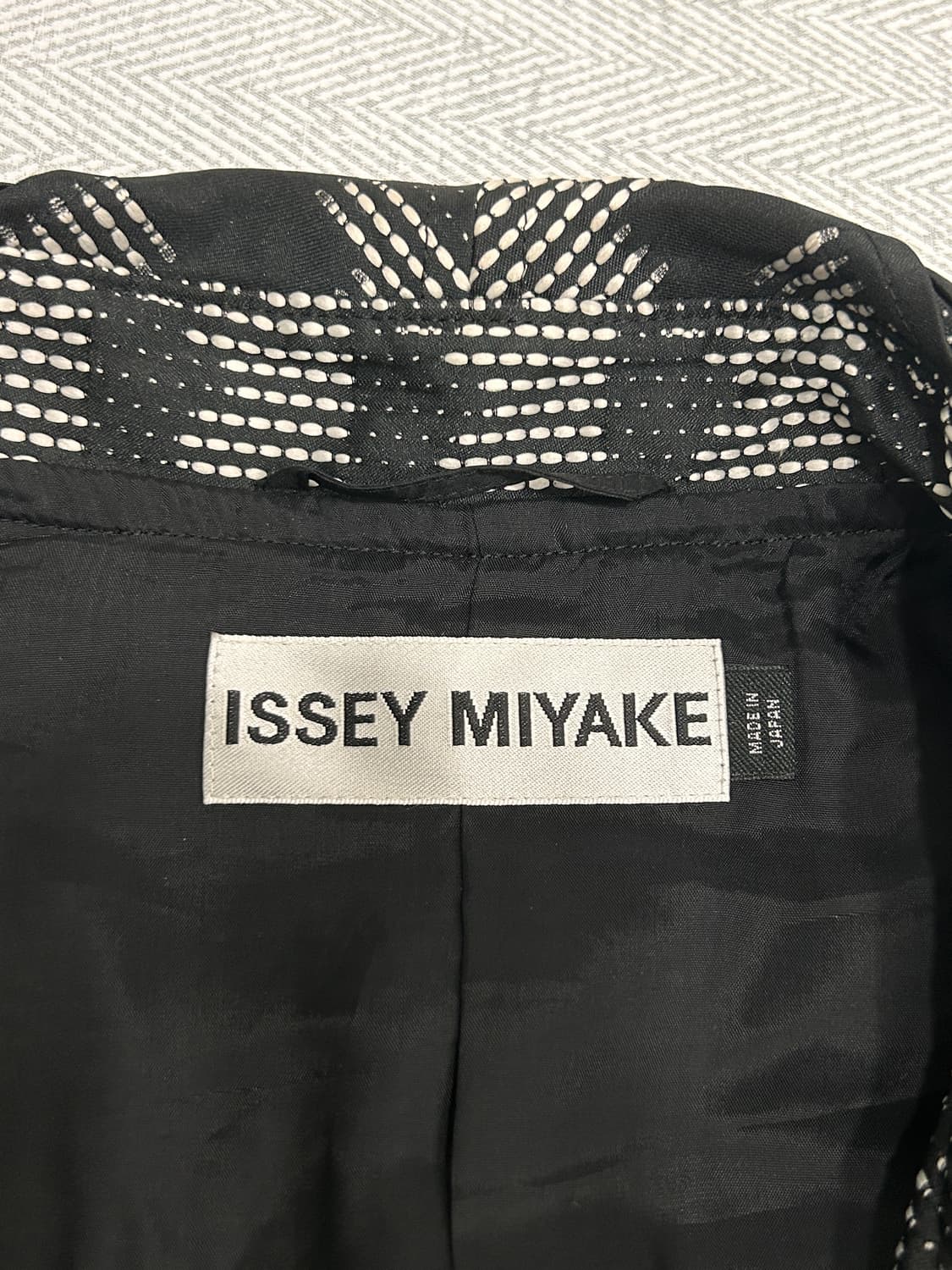 이세이미야케 자카드 패턴 집업 코트 55사이즈 상품이미지7