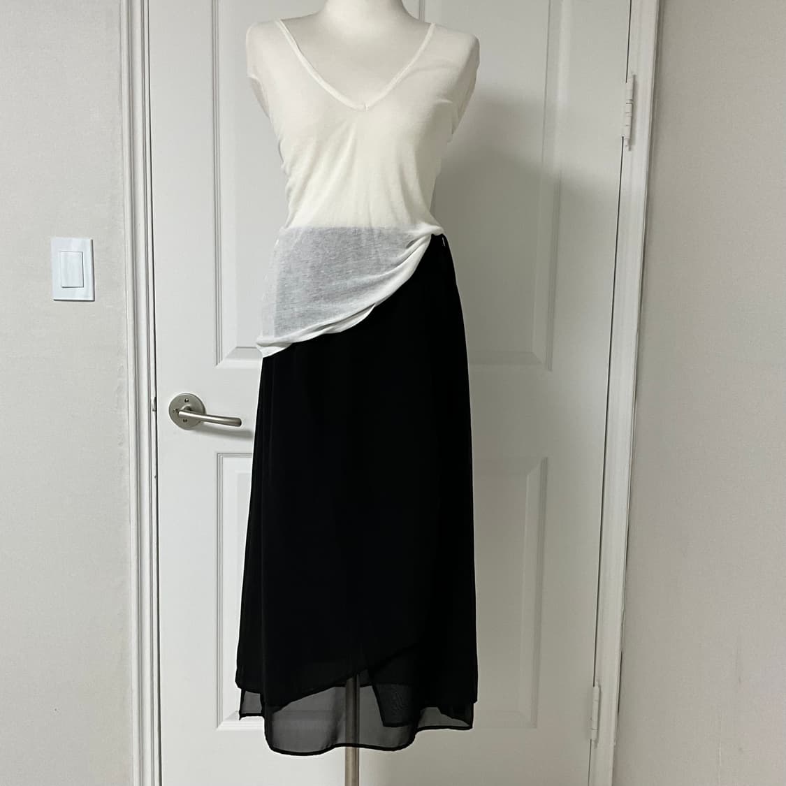 [Apart] Black Wrap Skirt 상품이미지1