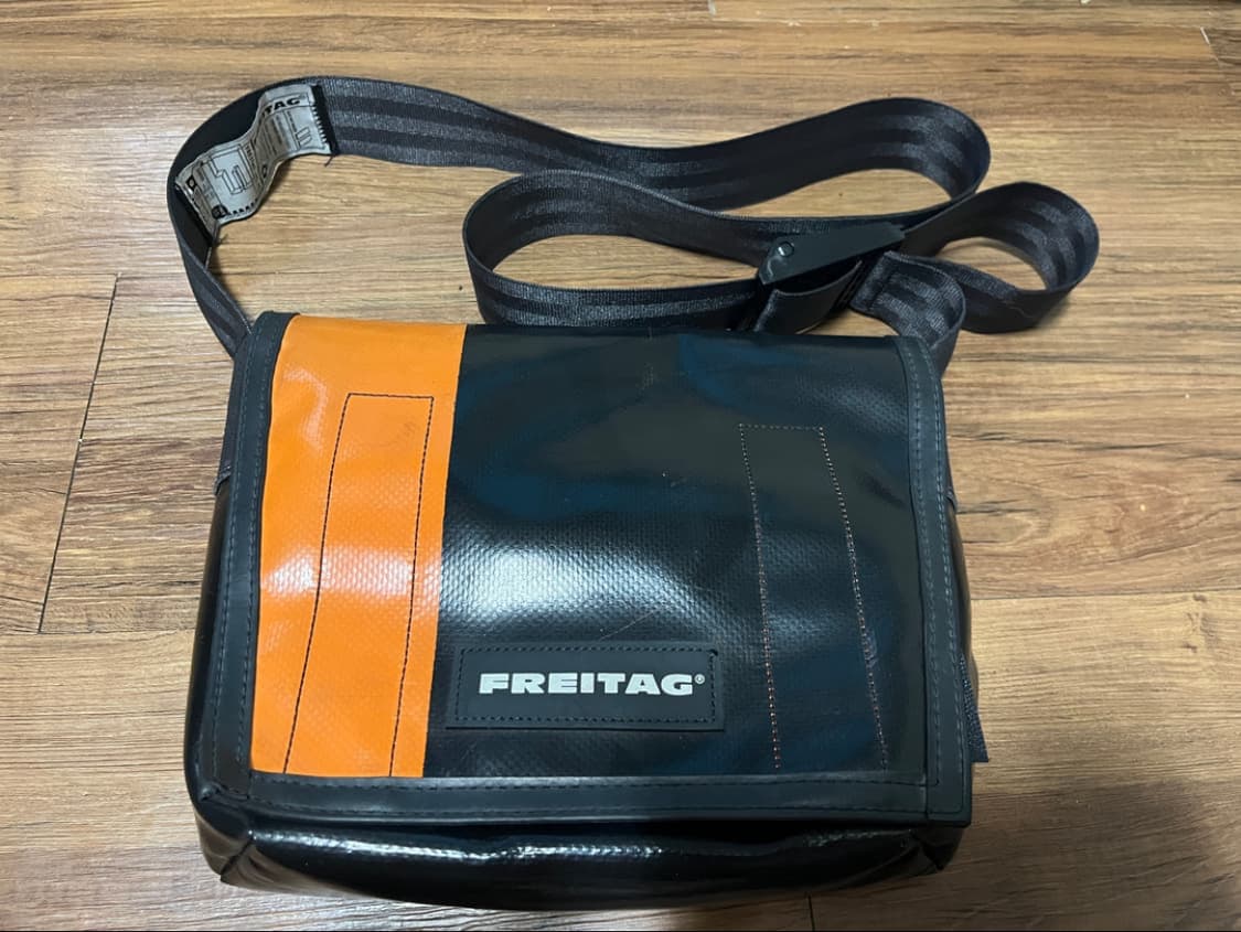 프라이탁 라씨 블랙(검정/주황) 팝니다 상품이미지1