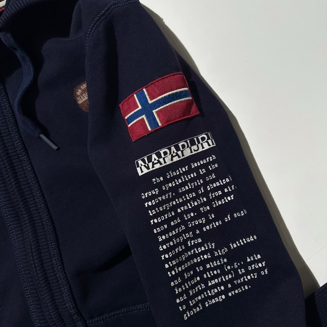 나파피리 패치 후드집업 네이비 상품이미지5