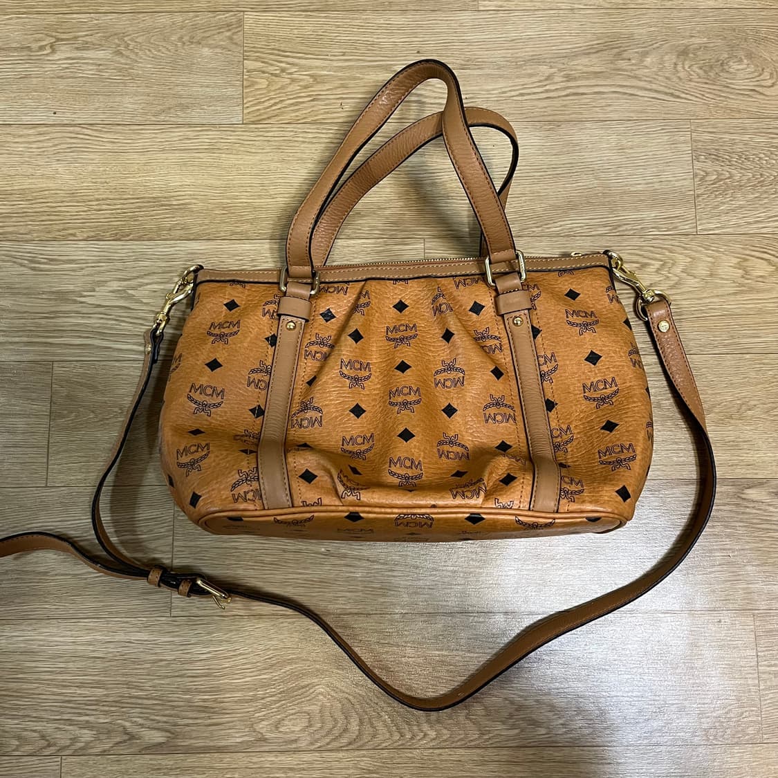 정품/백화점) MCM 비세토스 숄더백 토트백 크로스백 쇼퍼백 호보백 가방 상품이미지4
