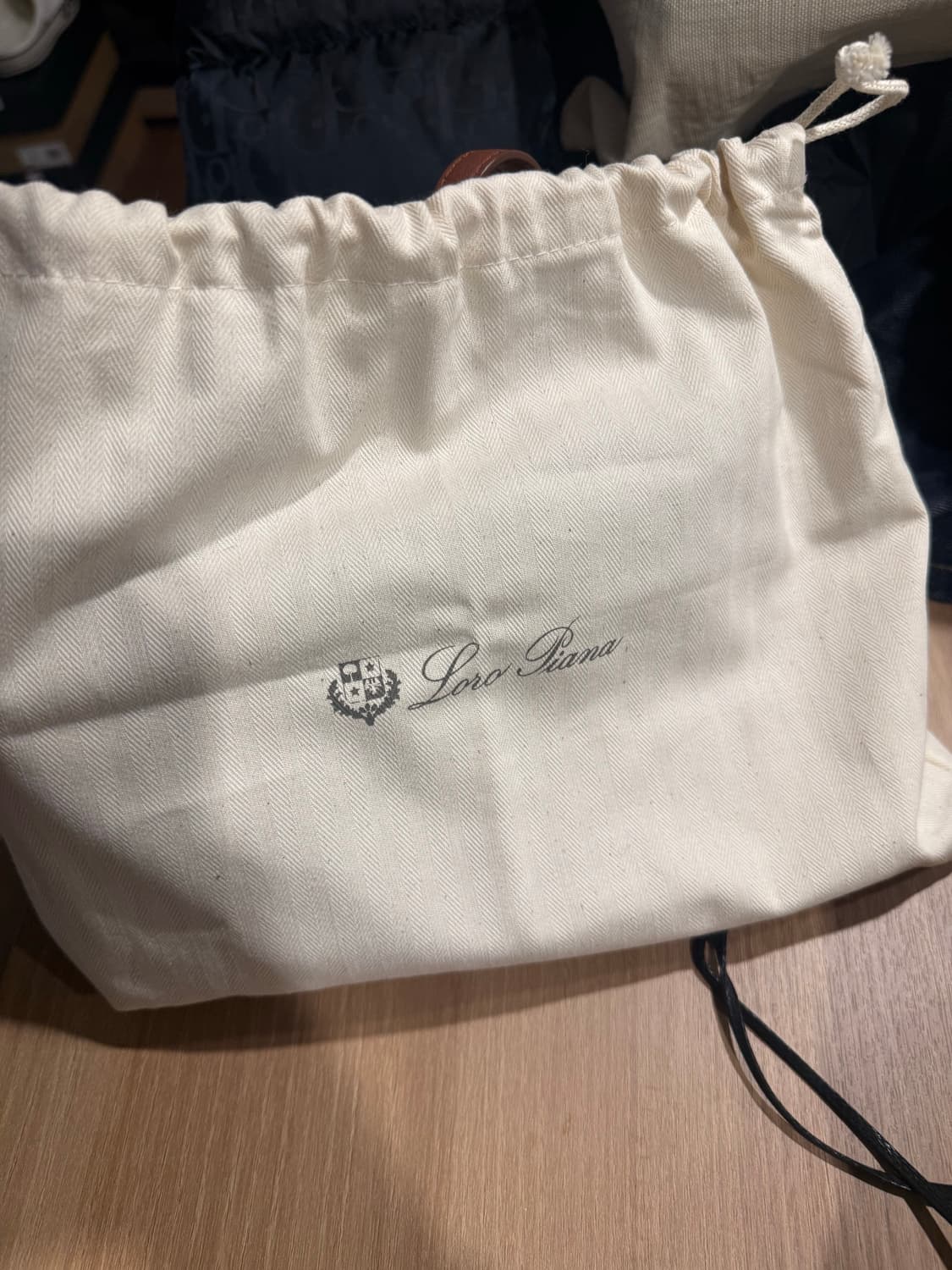 로로피아나 엑스트라 포켓 가방 상품이미지6