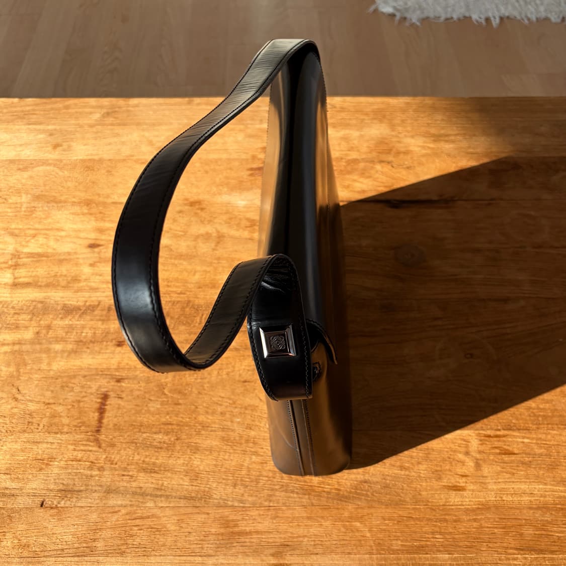 로에베 가죽 숄더백 상품이미지6