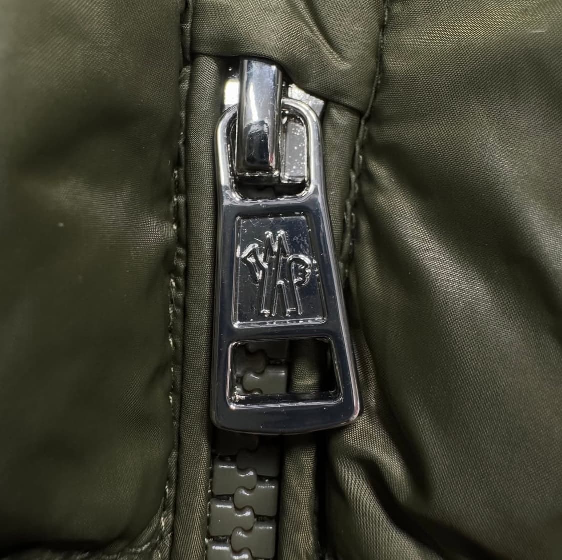 몽클레르 경량패딩 올리브 그린 상품이미지6