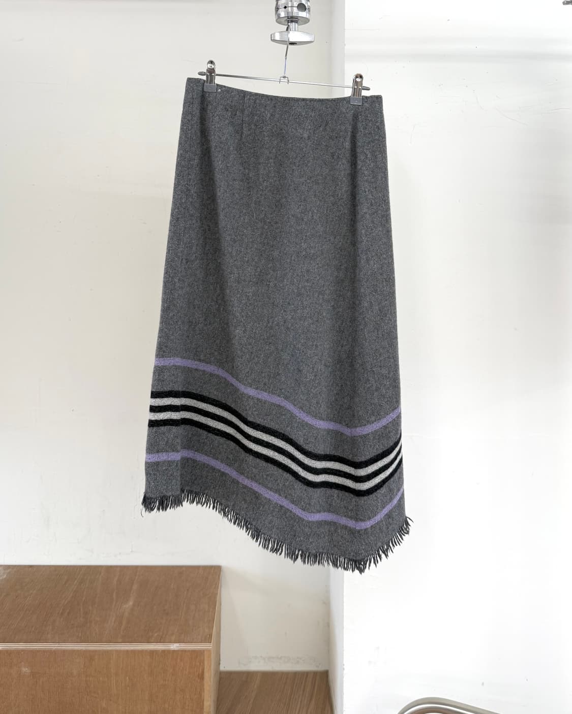 버버리 그레이 울 프린지 보더 스커트 상품이미지1