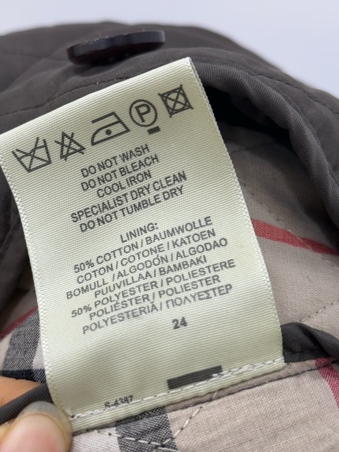 버버리 런던 다이아몬드 퀼팅 자켓 상품이미지9