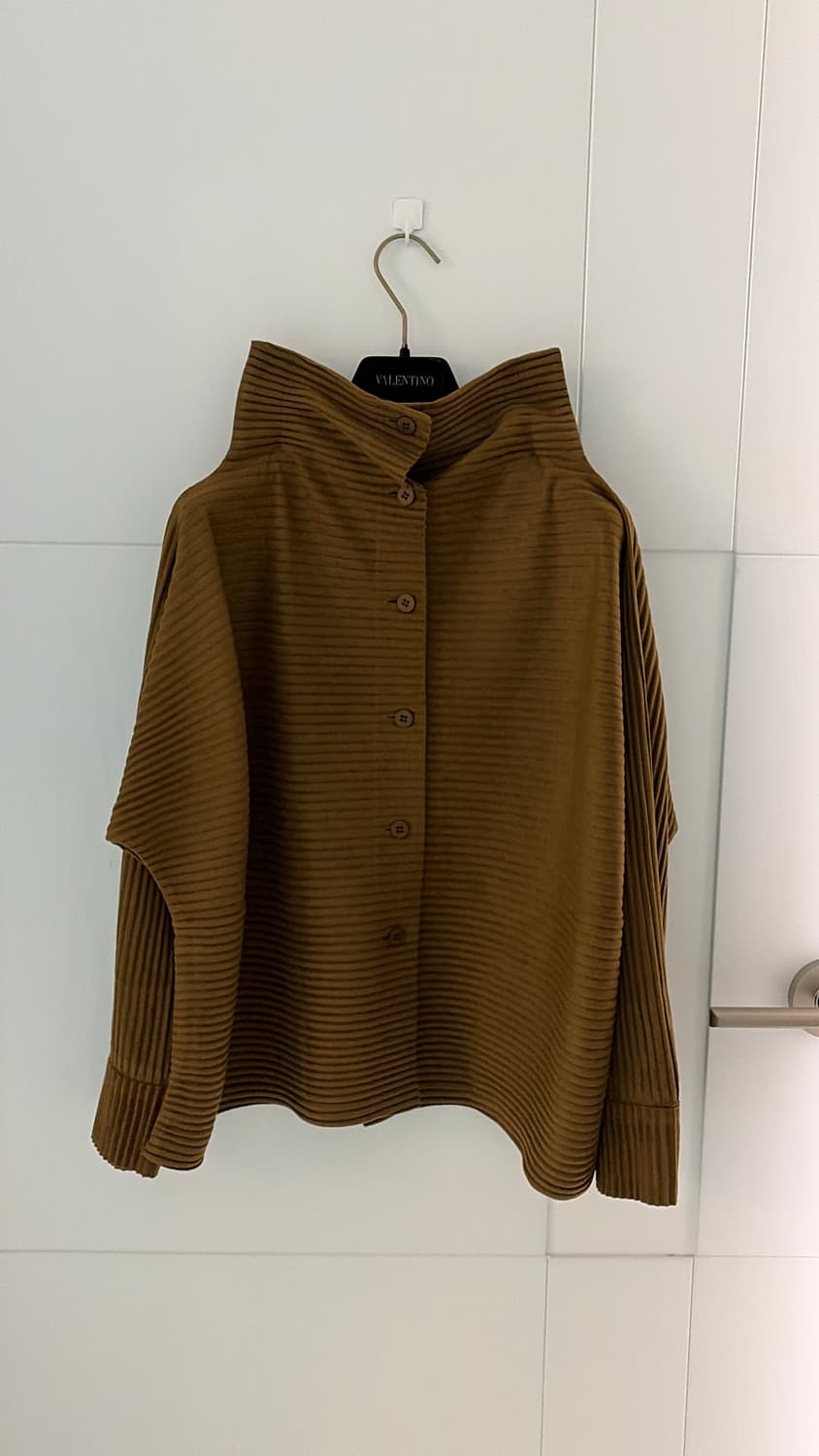  이세이미야케me 하이탑 플리츠 가디건 정품  상품이미지1