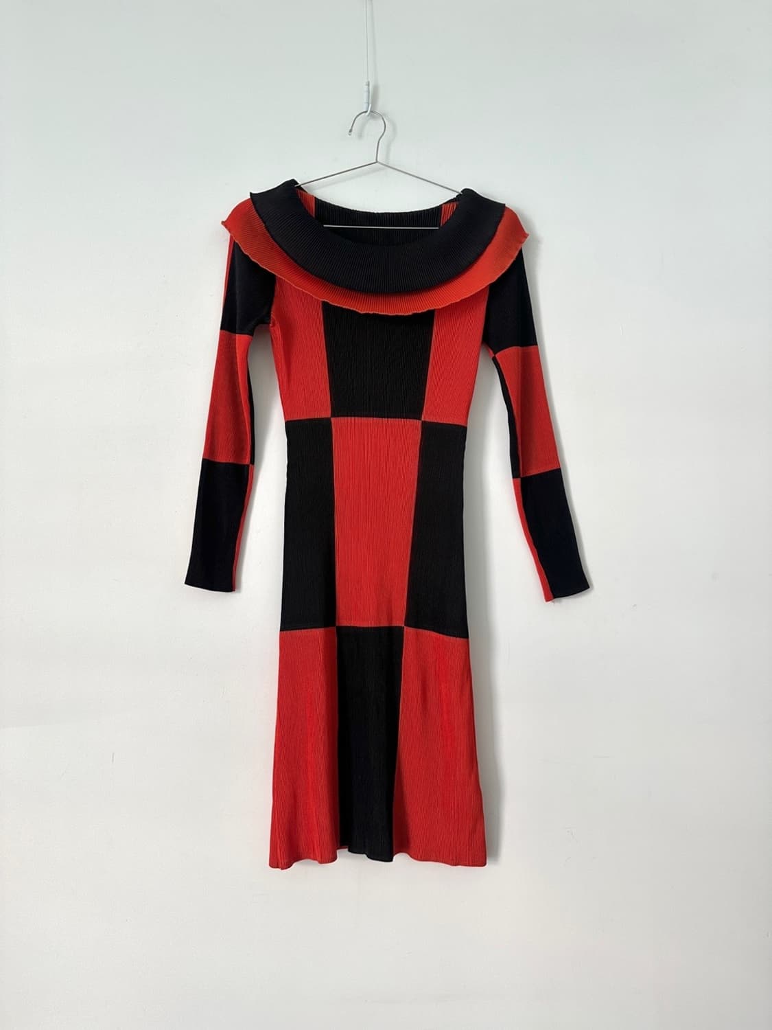 Circling pleats ops / black & orange 상품이미지1
