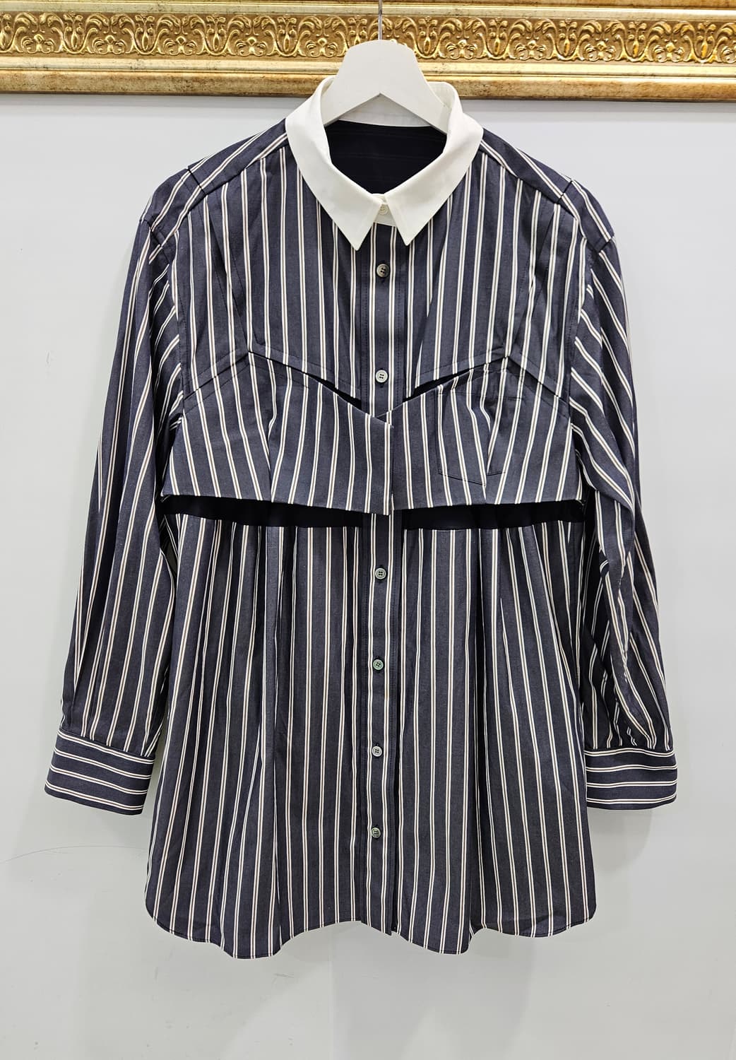 사카이 스트라이프 디테일 셔츠 상품이미지1