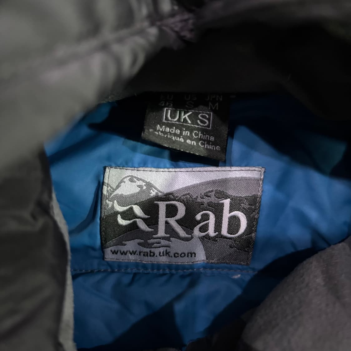 Rab 퍼텍스 그레이 다운 푸퍼 패딩 상품이미지3