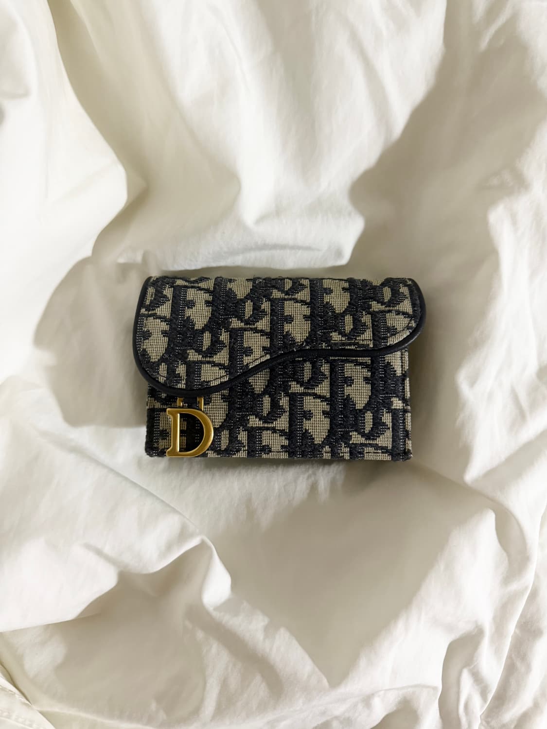 새상품급 디올 오블리크 새들 플랩 카드지갑 [정품] 상품이미지1