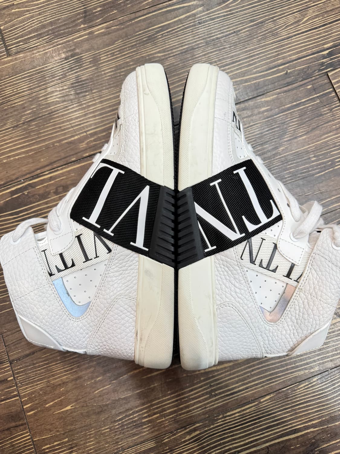 발렌티노 VLTN 로고 7-밴드 하이탑250-255 상품이미지4