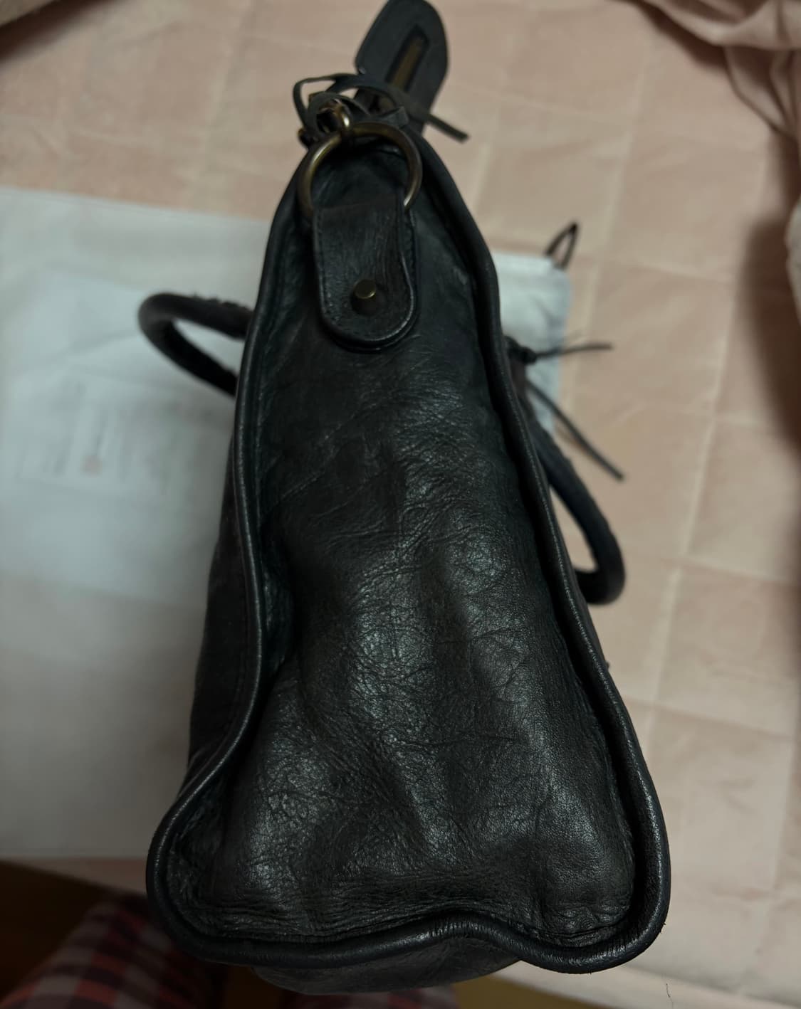 발렌시아가 모터백 시티백 미디움 블랙 상품이미지9