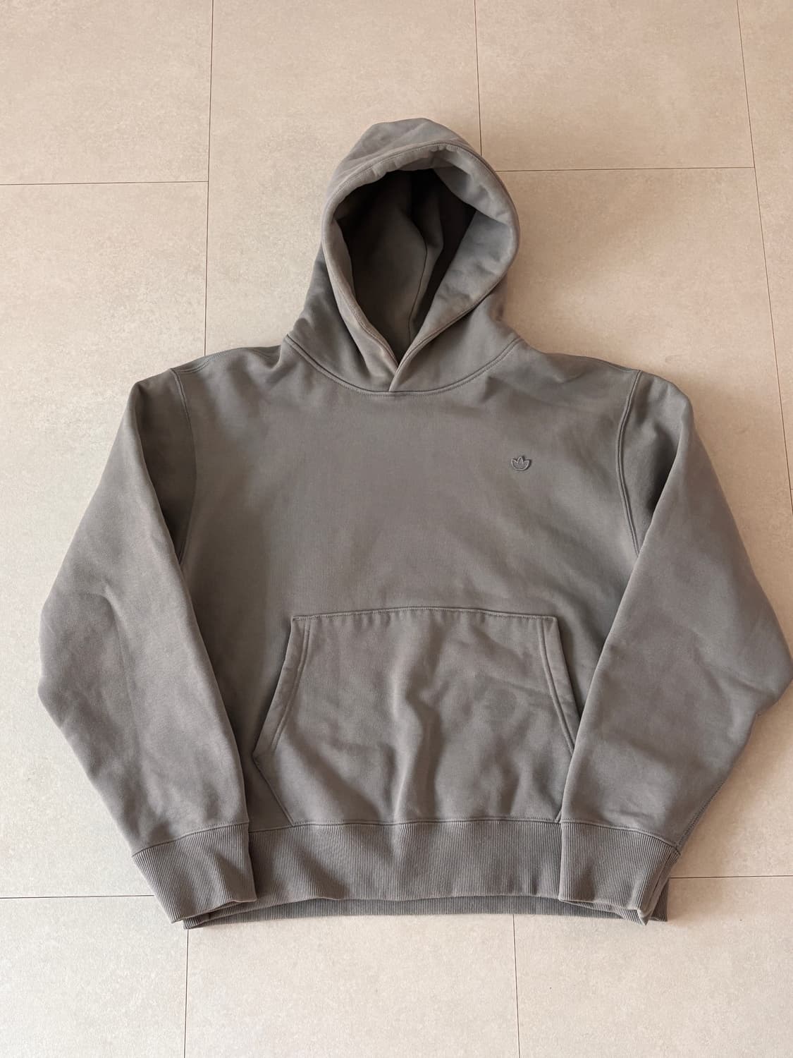 이 후드, 사실 YEEZY 냄새 납니다. 아디다스 오리지널스 후드 L 상품이미지1