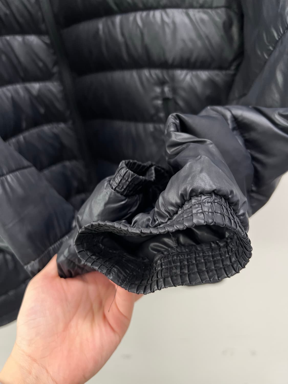 아디다스 올드스쿨 경량 패딩 블랙 상품이미지5