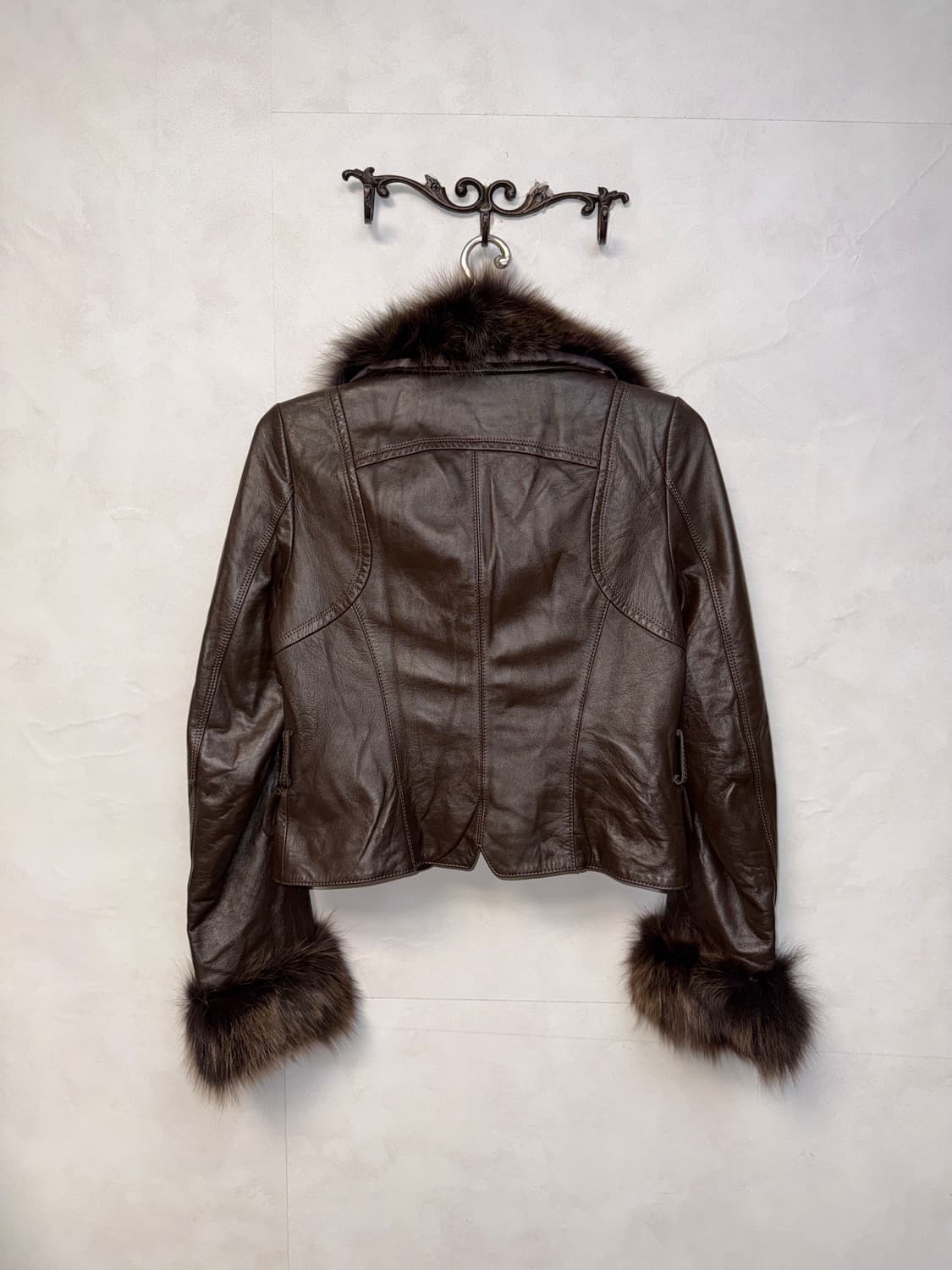 Brown lamb skin fox fur short jacket  상품이미지4