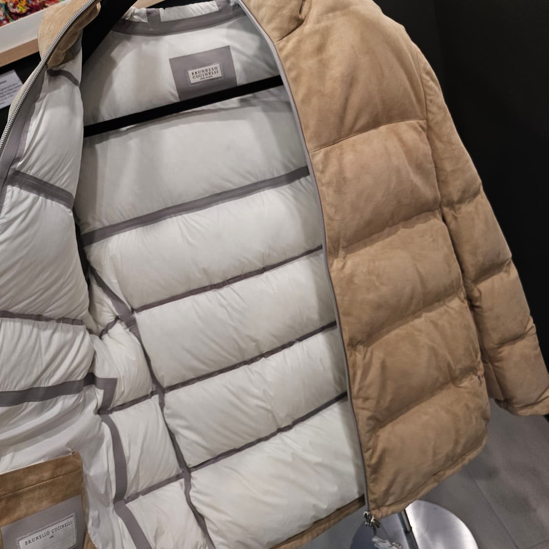 브루넬로 쿠치넬리 후디드 스웨이드 다운 신상 패딩 상품이미지7