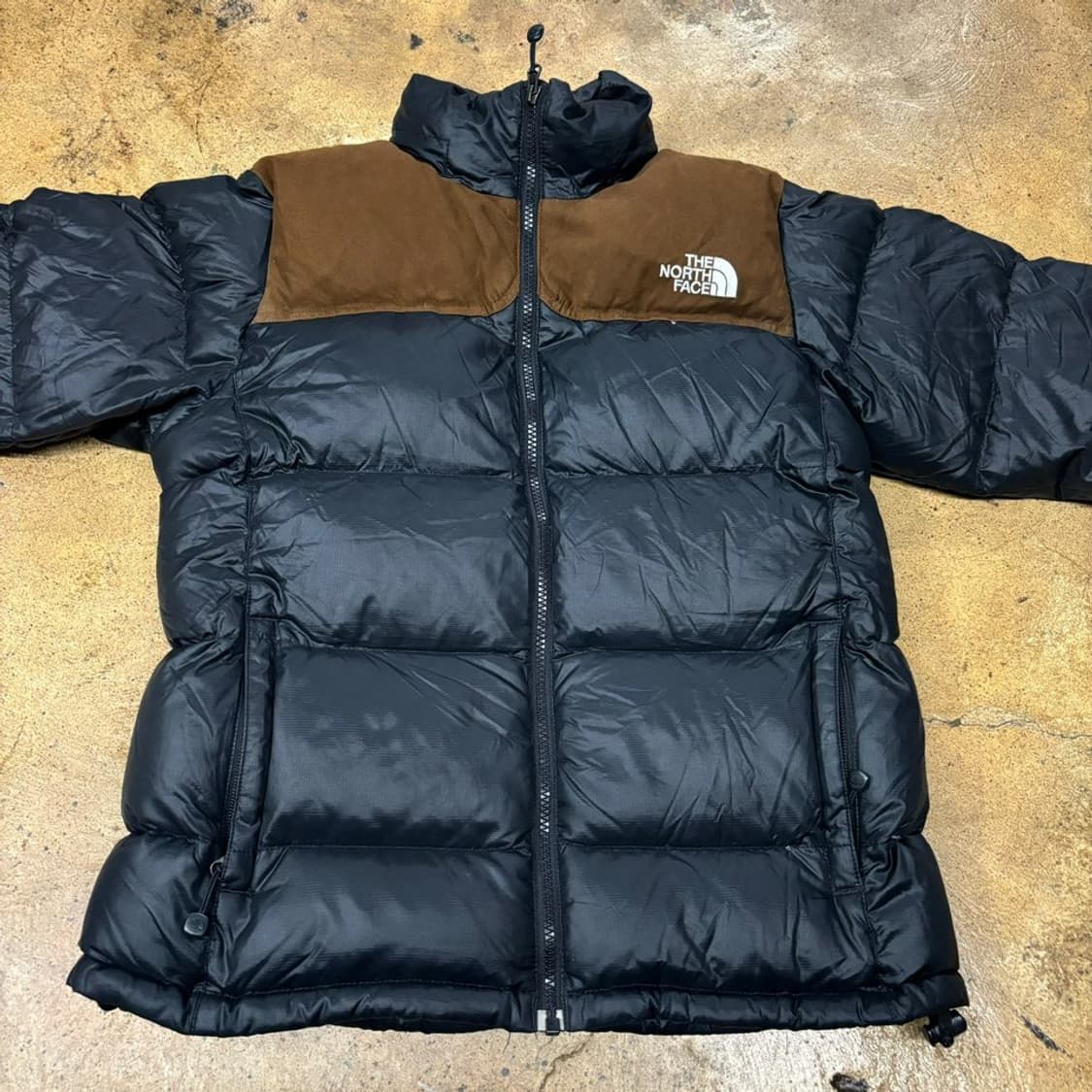 노스페이스 브라운 블랙 숏패딩 상품이미지3