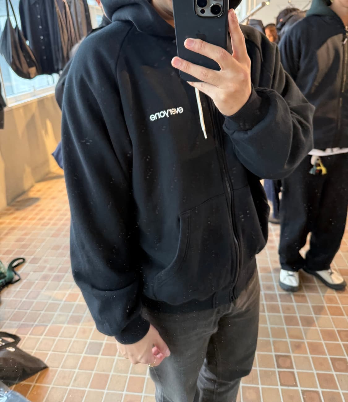 에브리원 도쿄 everyone 후드집업 블랙 L 새제품 상품이미지2