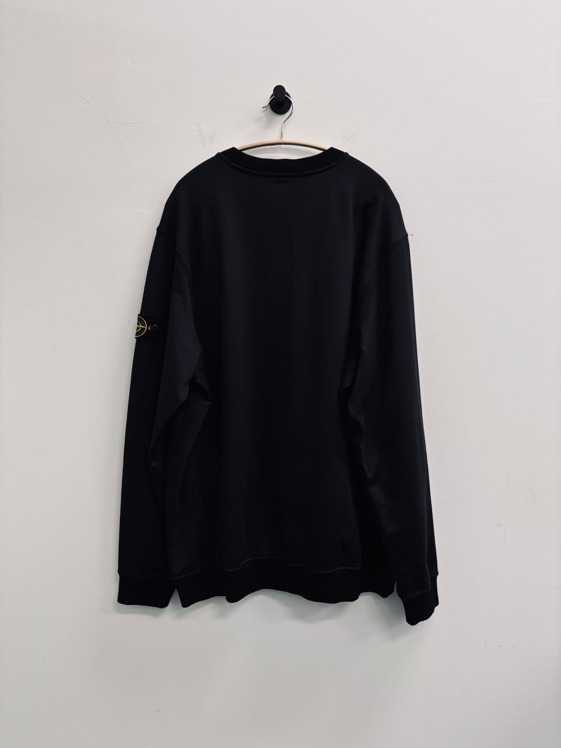 스톤아일랜드(Stone Island) 와펜 코튼 나일론 맨투맨 블랙 상품이미지3