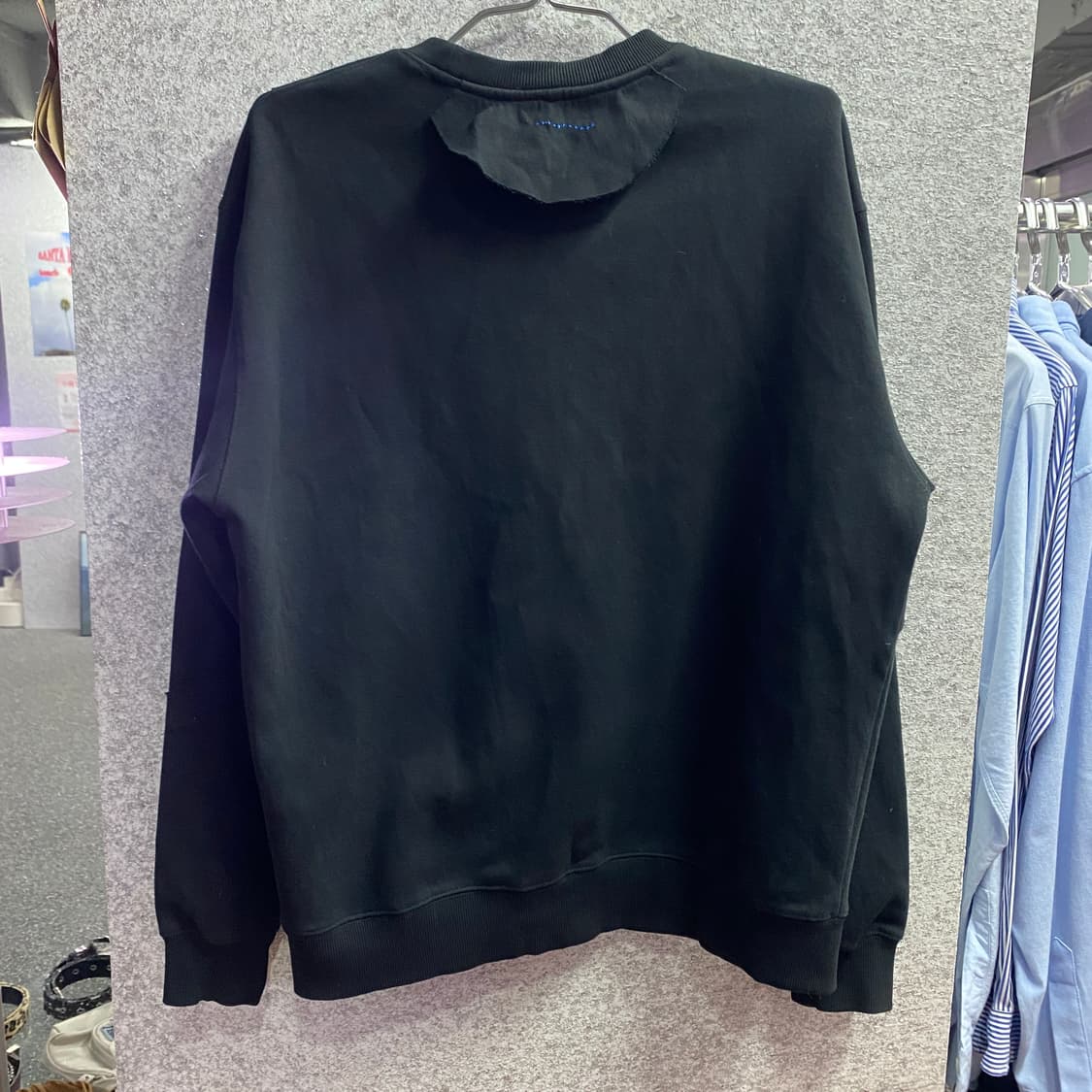 아더에러 스몰로고 컷오프 블랙 맨투맨 B3821 상품이미지7