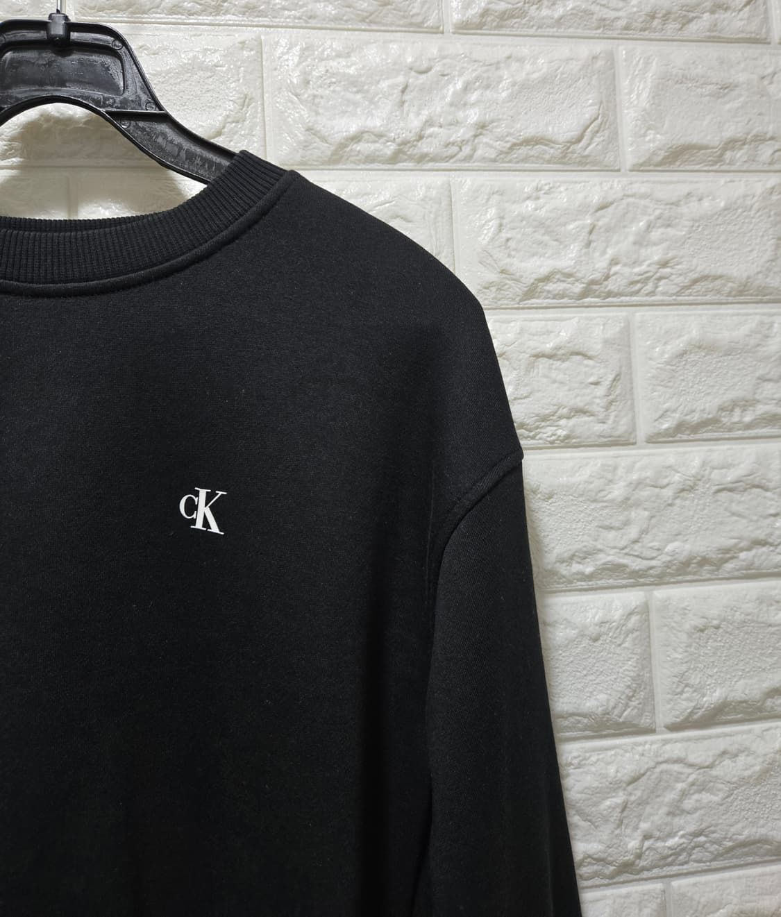 캘빈클라인 스몰로고 크롭 맨투맨 스웨트셔츠 90 상품이미지4