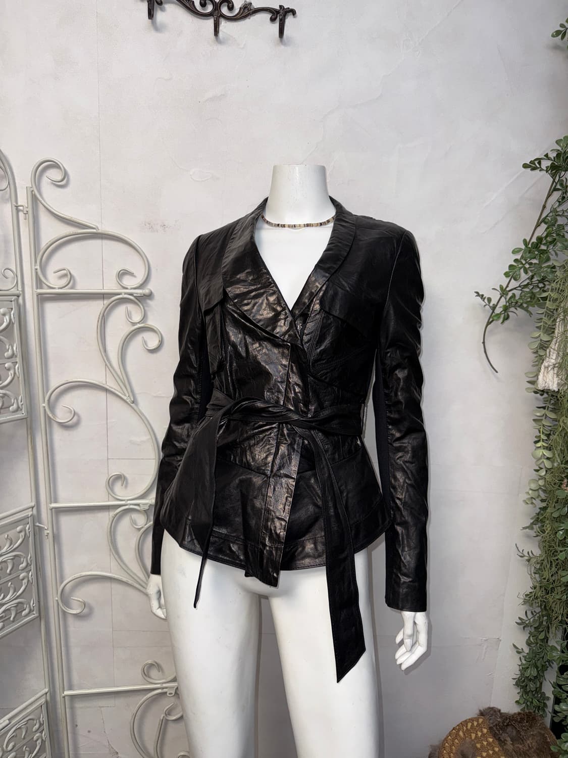 Doho black lamb skin belted jacket  상품이미지6