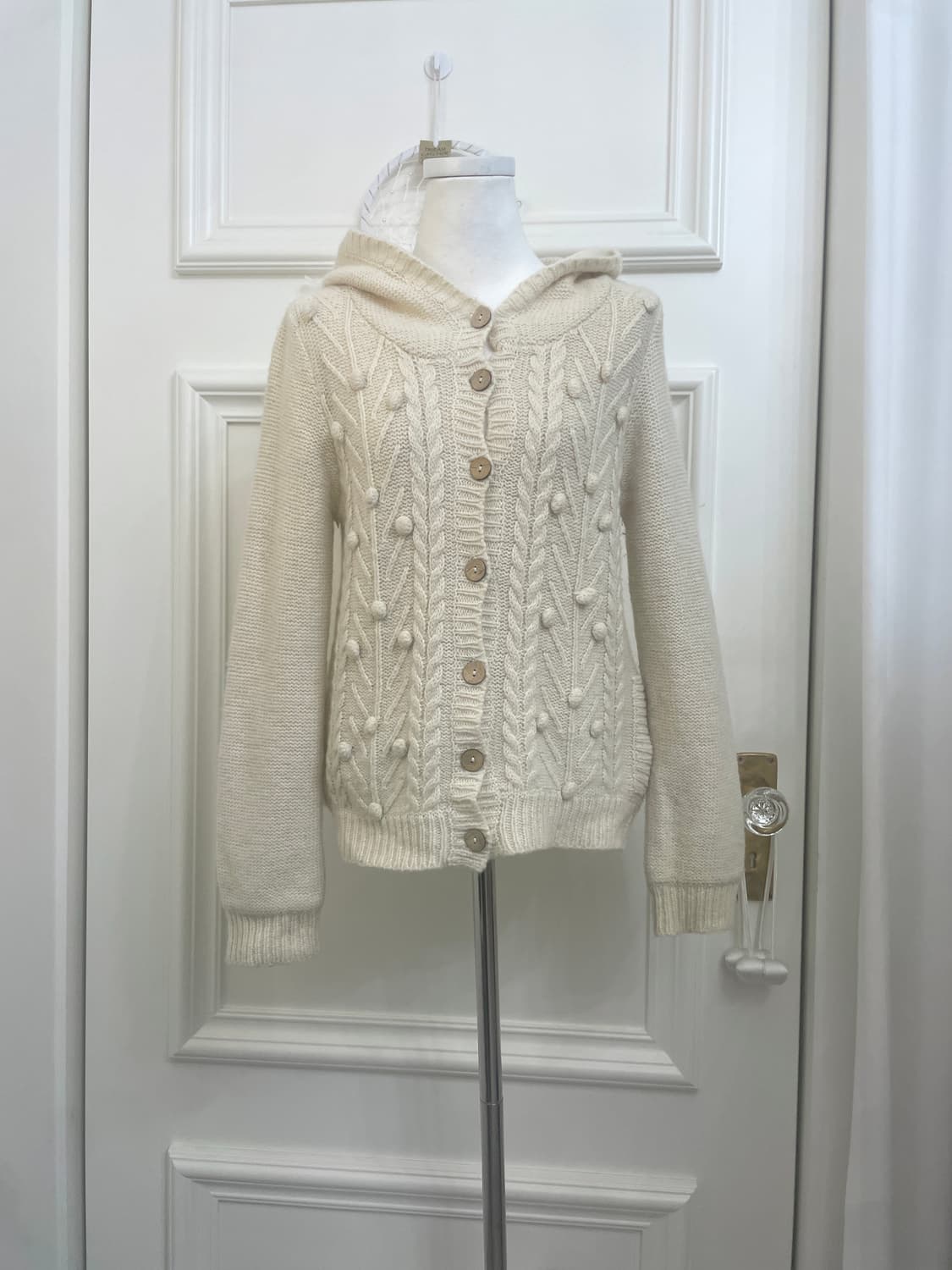 EARTH ivory wood button hoodie cardigan 상품이미지1