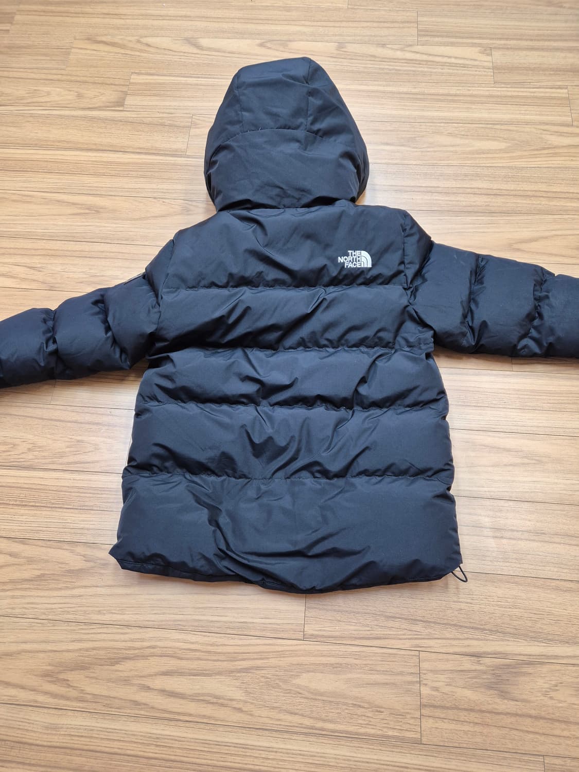 노스페이스 키즈 덕다운 패딩 130사이즈입니다. 충전재는 덕다운 80%  상품이미지2