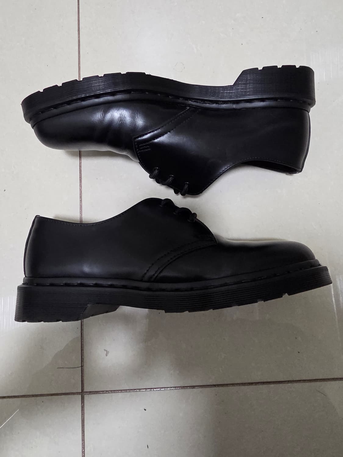 닥터마틴 1461 모노 UK8 (270) 판매합니다 상품이미지3