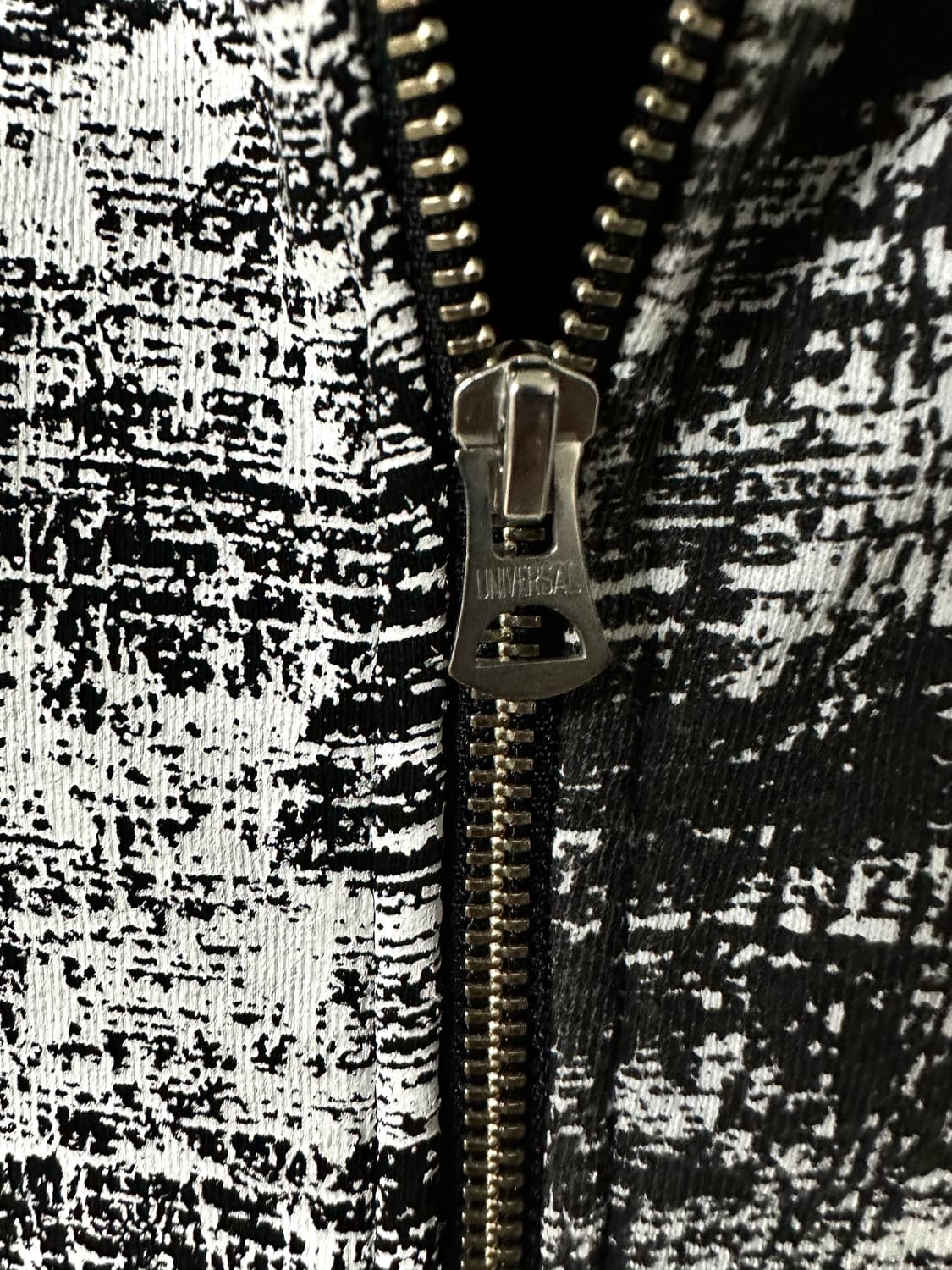 CIVARIZE 컨트래스트 디스트로이드 아트 롱 후드집업 상품이미지4