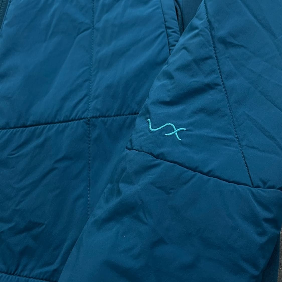 100 노스페이스 브이모션 경량패딩  상품이미지4