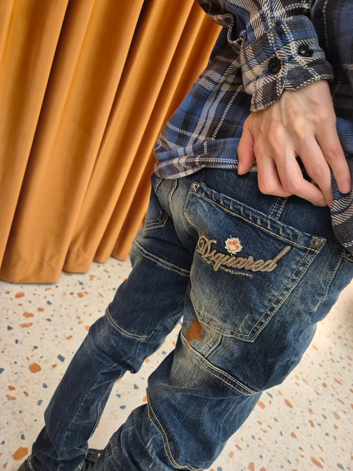 디스퀘어드2(Dsquared2)의 남성용 데님 청바지입니다. 상품이미지5