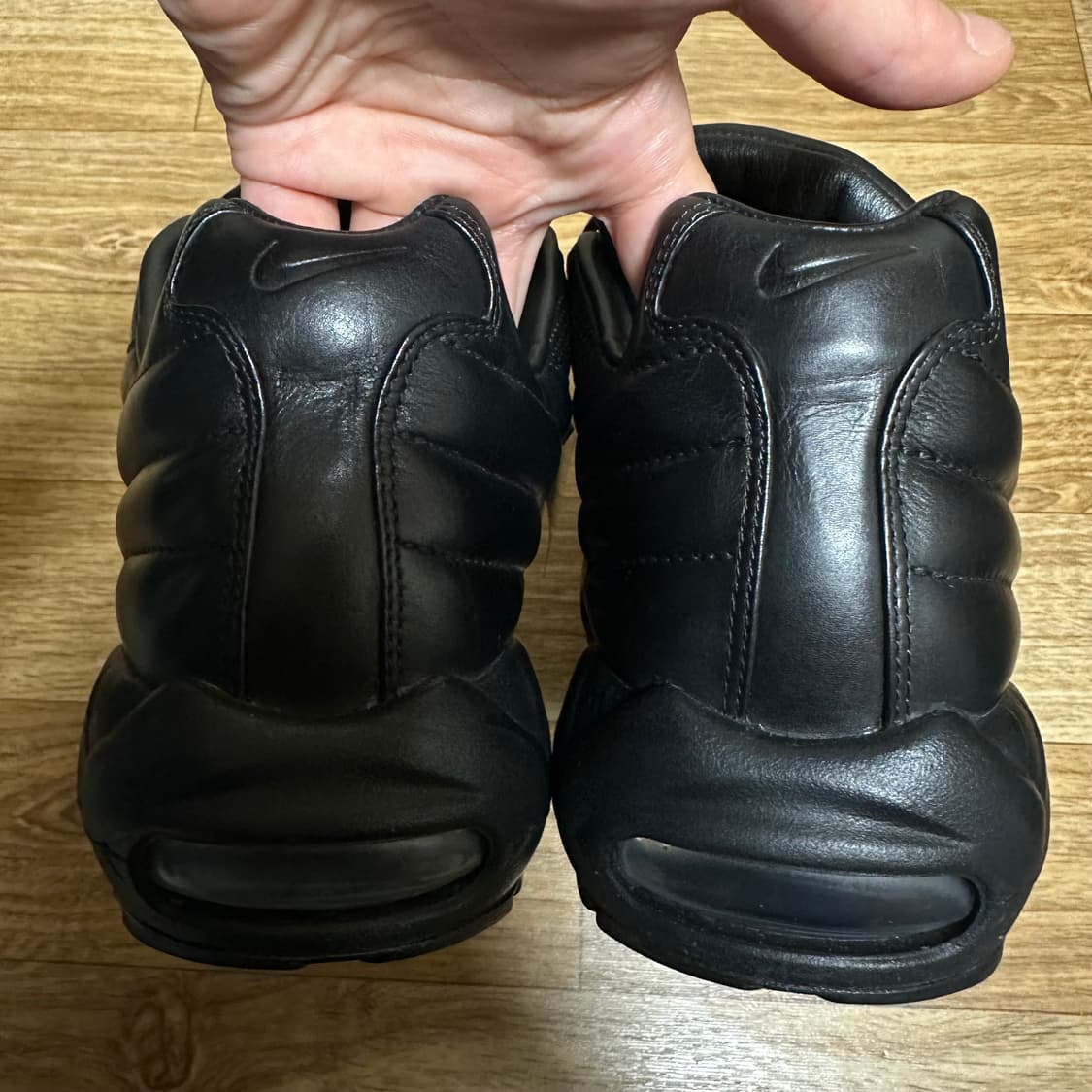 나이키 슈프림 에어맥스 95 럭스 트리플 블랙 290사이즈 상품이미지4