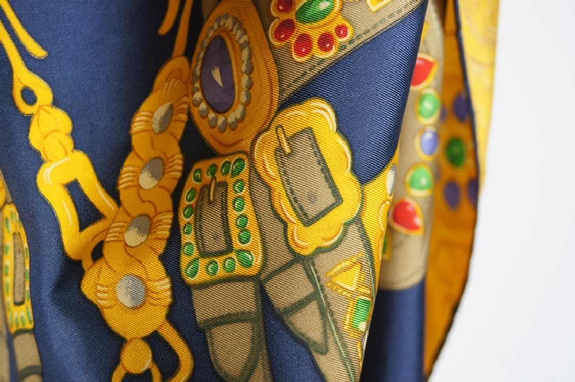 CELINE 정품 골드 옐로 실크 스카프 상품이미지8