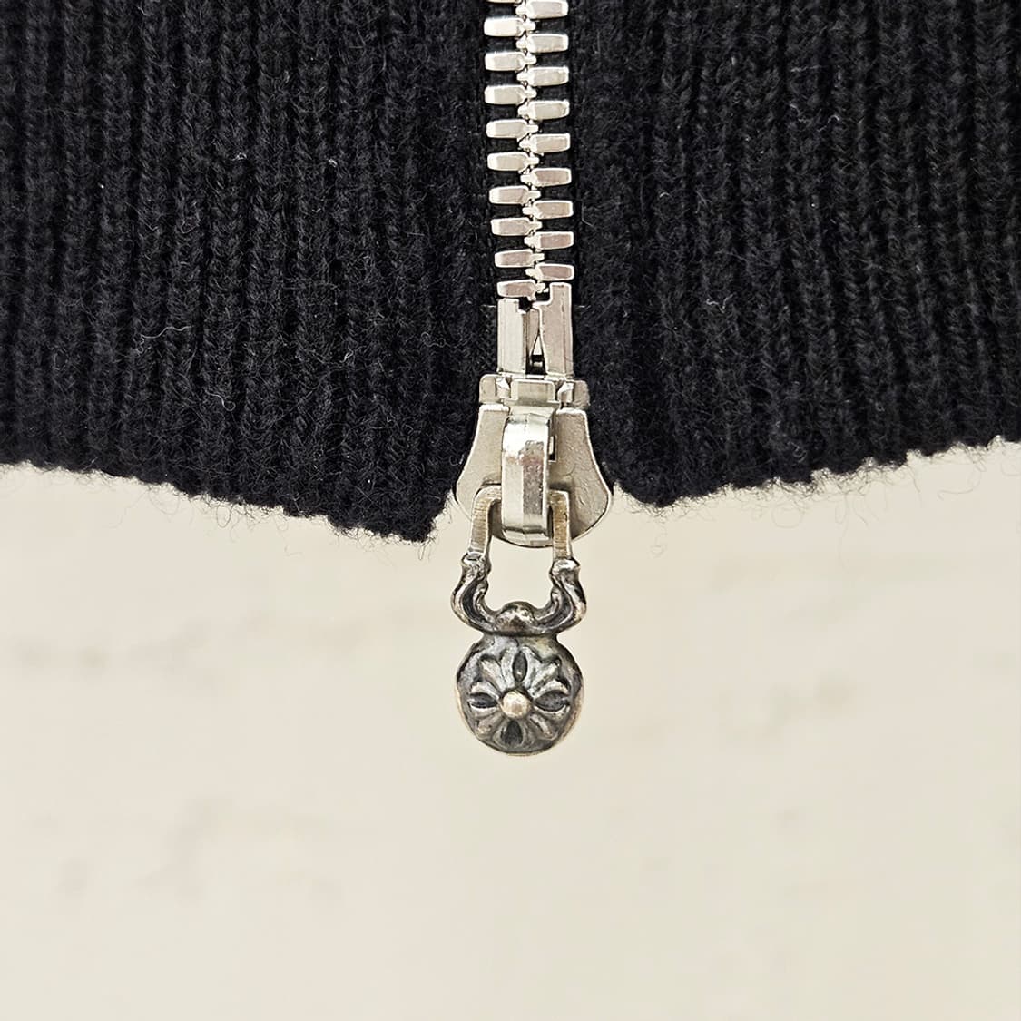 [XL] 크롬하츠 레터링 자수 캐시미어 후드집업 블랙 AB1213C163 상품이미지6