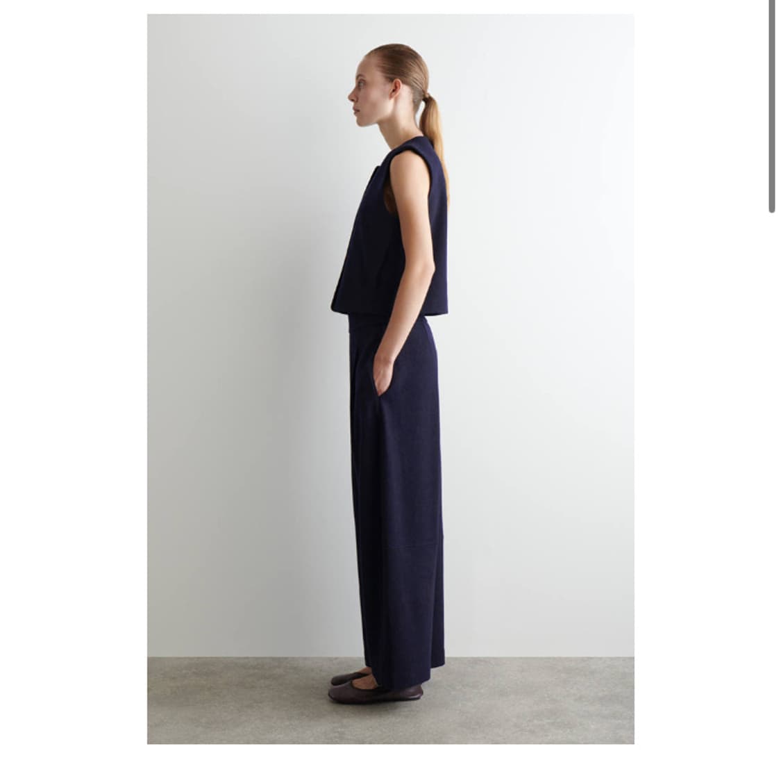 COS 보일드 울 배럴 레그 트라우저 상품이미지3