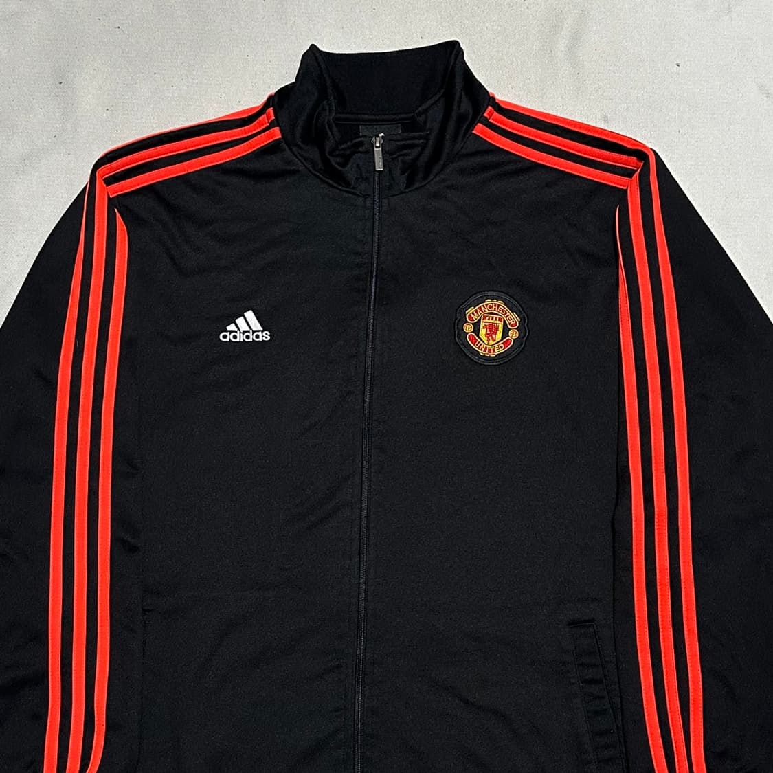 110 아디다스 맨체스터 유나이티드 블랙 트랙탑 상품이미지1
