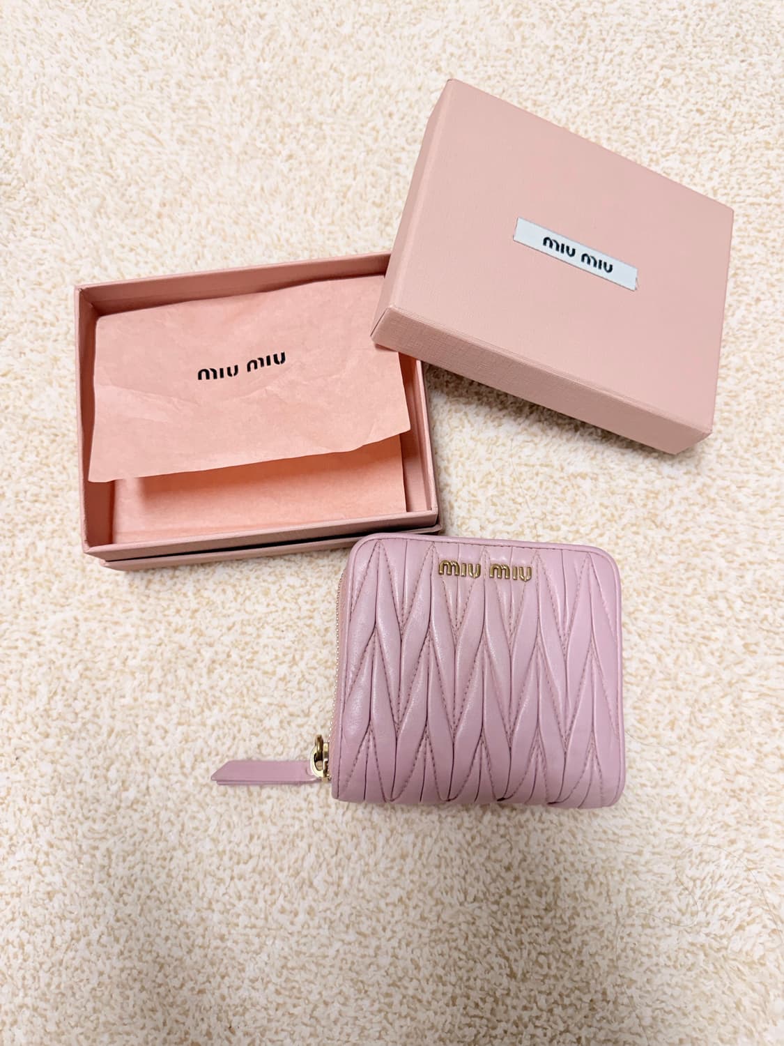 [정품] 미우미우 반지갑 핑크  상품이미지1